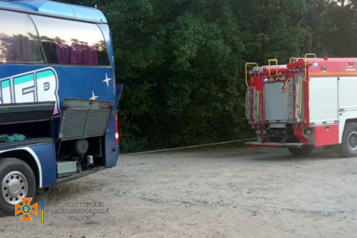 В автобусе были 44 ребенка и 2 взрослых