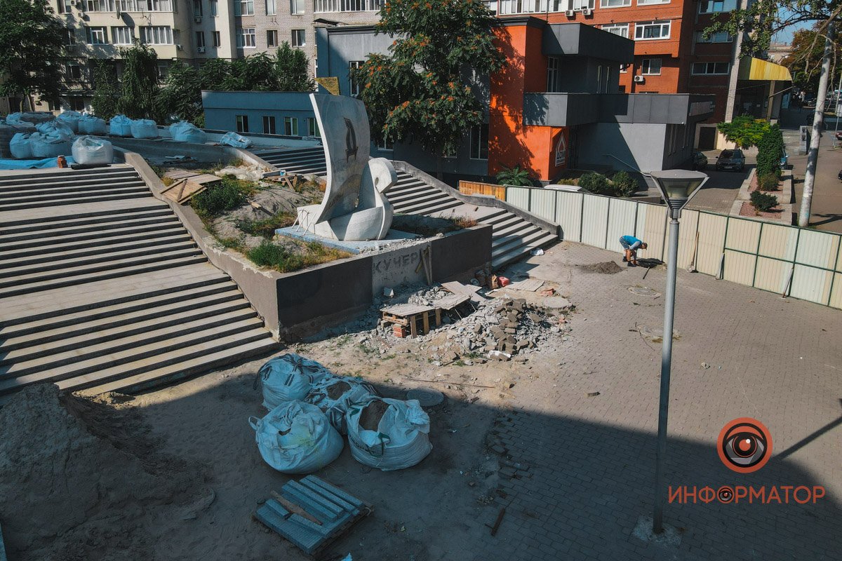 Уже в 2022 году жители города смогут тут отдыхать с комфортом. Коммунальщики заменят асфальт и плитку, установят лавочки, высадят кусты и деревья Уже в 2022 году жители города смогут тут отдыхать с комфортом. Коммунальщики заменят асфальт и плитку, установят лавочки, высадят кусты и деревья