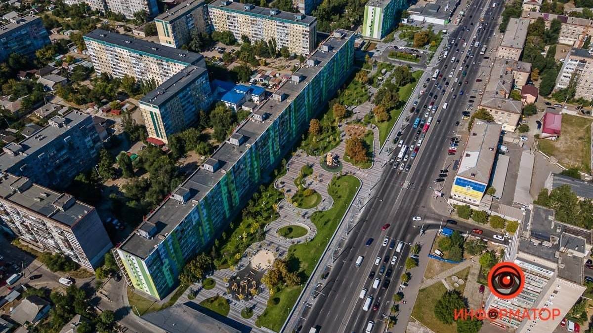 Незаконная аренда пуфиков и сломанные качели: как сквер на Слобожанском пережил день города