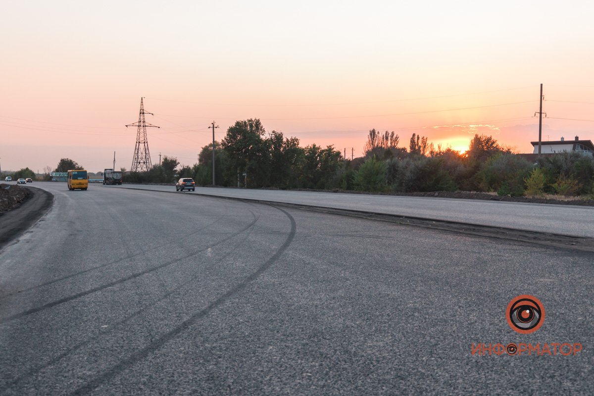 Видно, как Nissan сильно занесло 