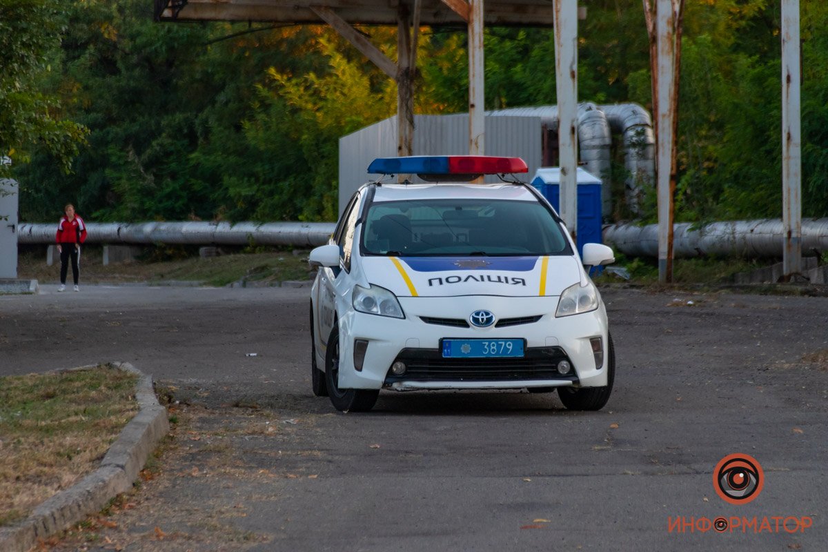 В Днепре на Космической столкнулись фура и Renault службы такси Bolt: образовалась огромная пробка 10