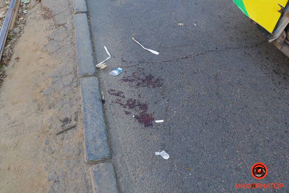 Женщина выбежала на дорогу перед троллейбусом