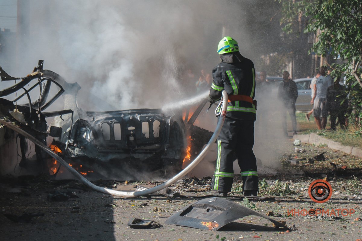В Днепре на проспекте Хмельницкого взорвался Nissan: погиб человек 5