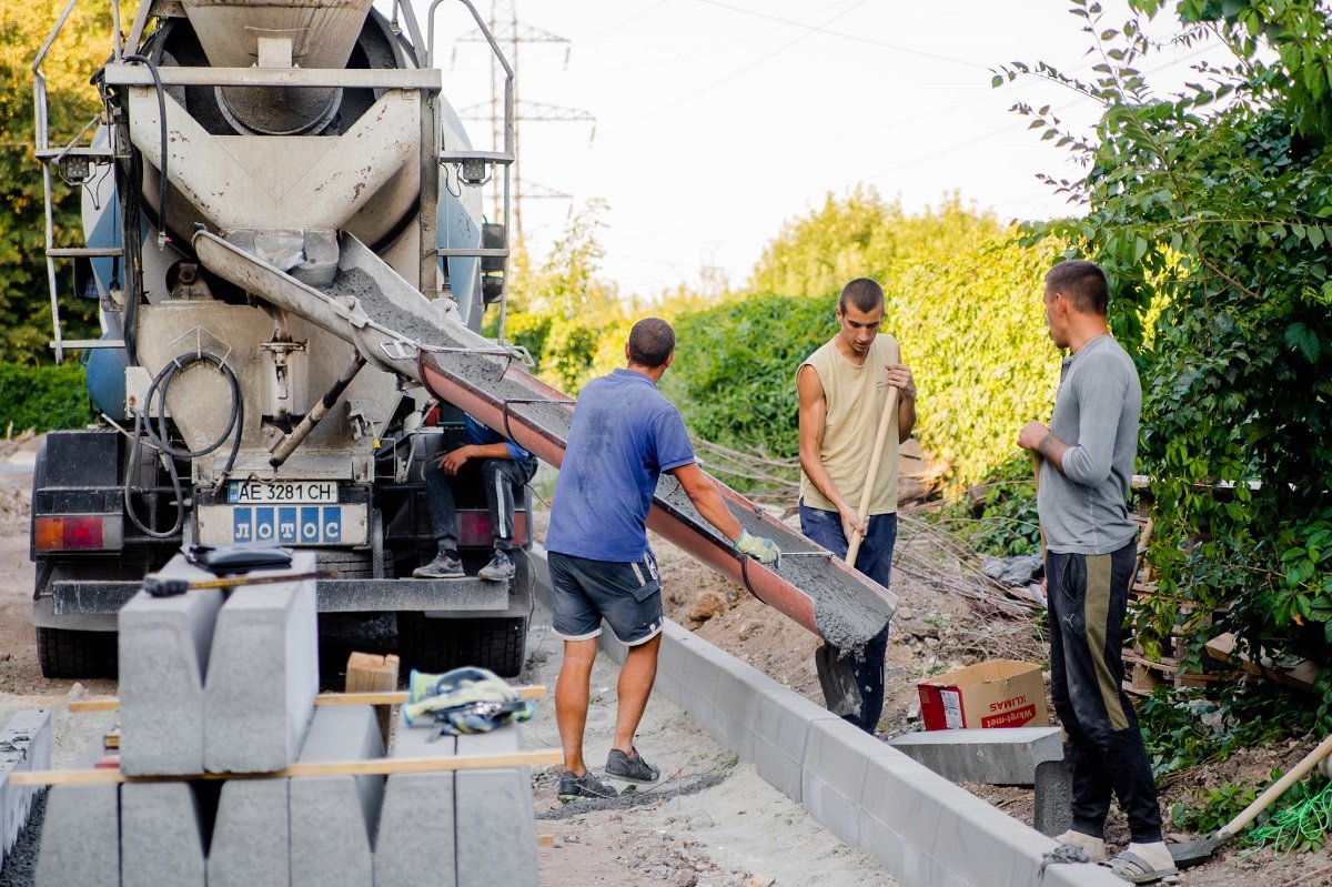Новая кровля и вентилируемый фасад: в Днепре ремонтируют профессиональный колледж спорта 7