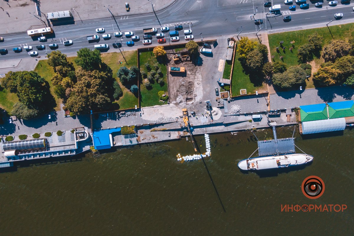 Здесь заменят выпуски ливневой канализации