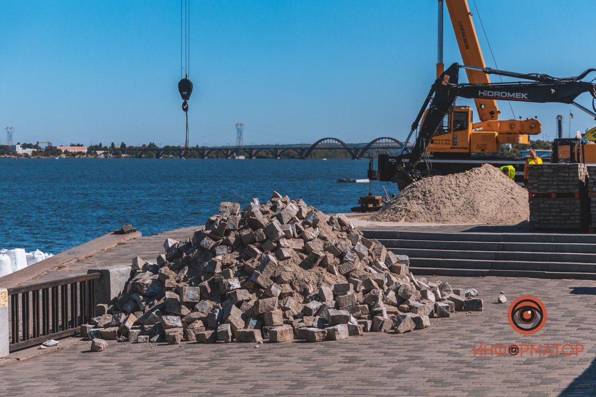 Демонтированная брусчатка