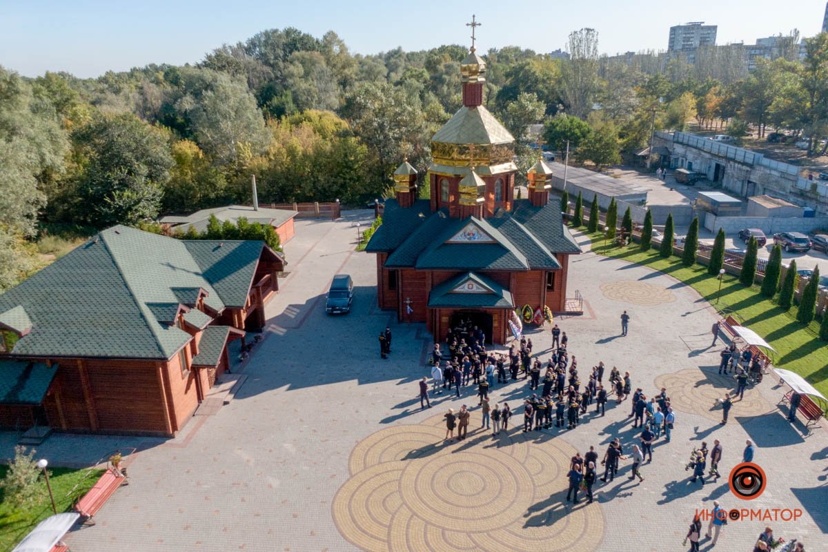 В Днепре попрощались с пресс-секретарем ГСЧС Дарьей Гречищевой, которая погибла при взрыве авто 1