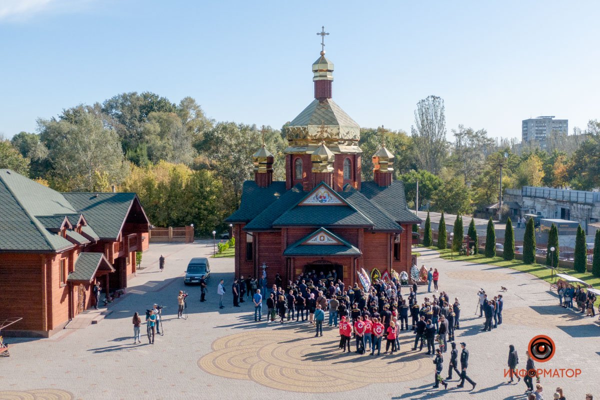 В Днепре попрощались с пресс-секретарем ГСЧС Дарьей Гречищевой, которая погибла при взрыве авто 3