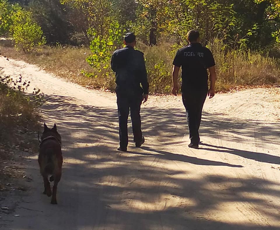 Волонтеры павлоградского поискового-спасательного отряда "Антарес" в очередной раз обследовали большие территории, чтобы ее найти Волонтеры павлоградского поискового-спасательного отряда "Антарес" в очередной раз обследовали большие территории, чтобы ее найти