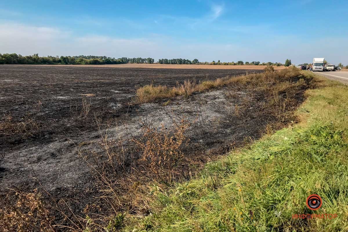 На трассе Днепр - Запорожье из-за масштабного пожара произошло ДТП с участием 5 машин 18
