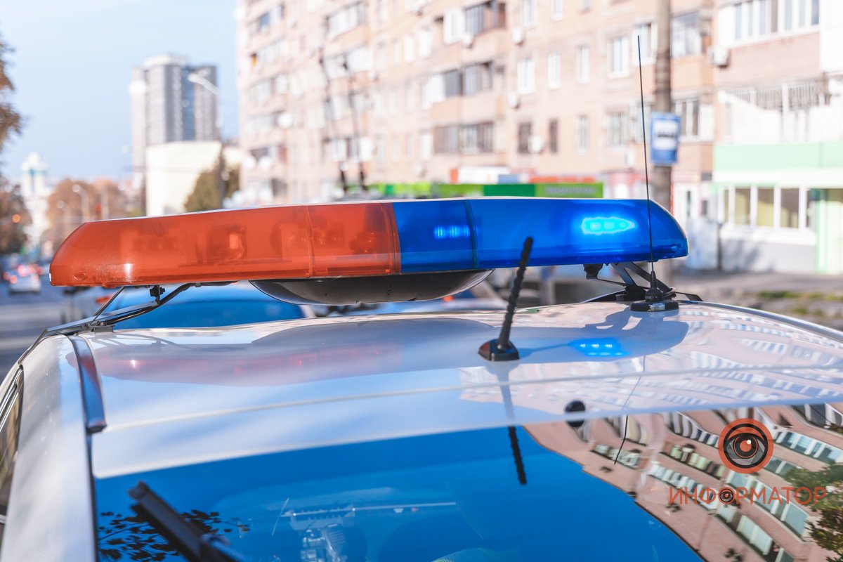 Kia зацепил женщину боковым зеркалом Kia зацепил женщину боковым зеркалом