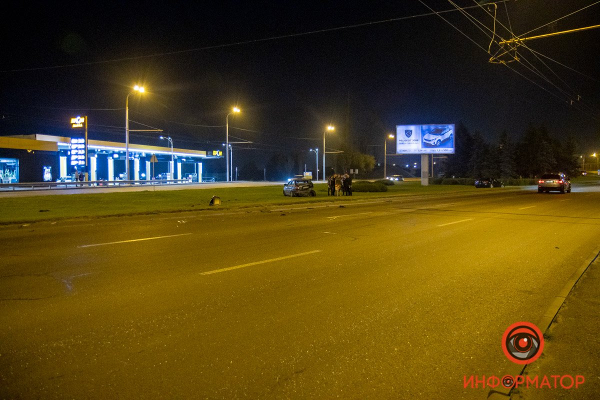 Общий план на ДТП на съезде с Кайдакского моста  Общий план на ДТП на съезде с Кайдакского моста