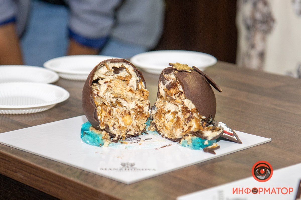 Когда становится совсем невыносимо, в запасе остается одно средство - сладости 