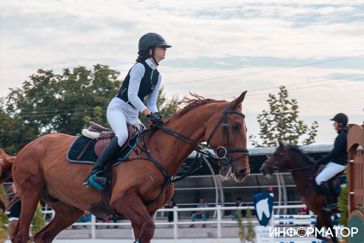 Как в Днепре проходят соревнования по конному спорту Dnipro Horse Show 2021 12