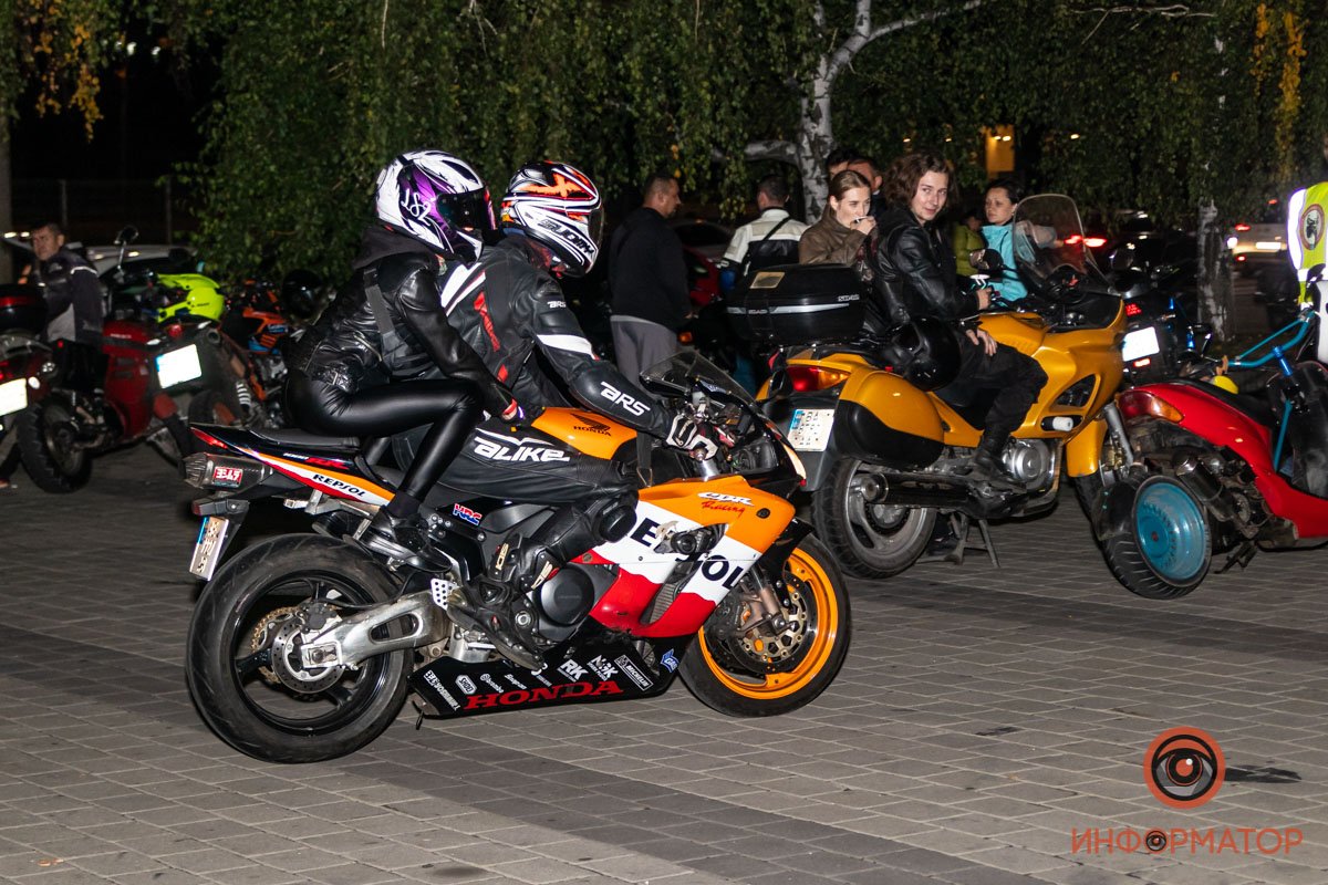 Участники готовятся к заезду 