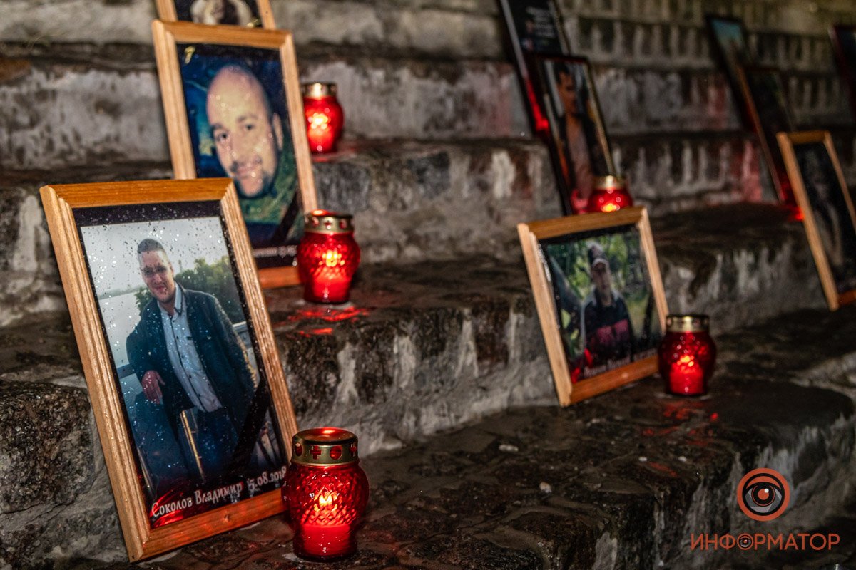 Минута молчания и дождь... 