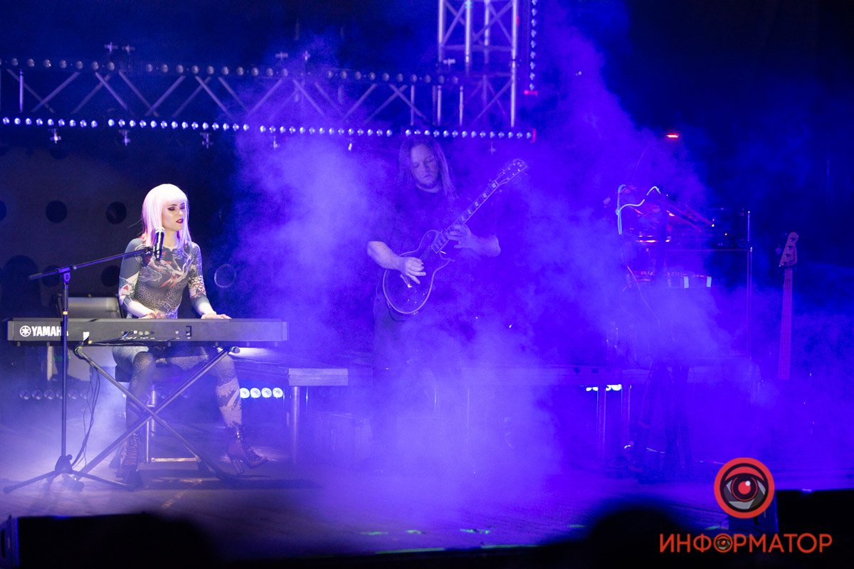 Это дикая музыка. Но, в ней нет места лжи и лицемерию 