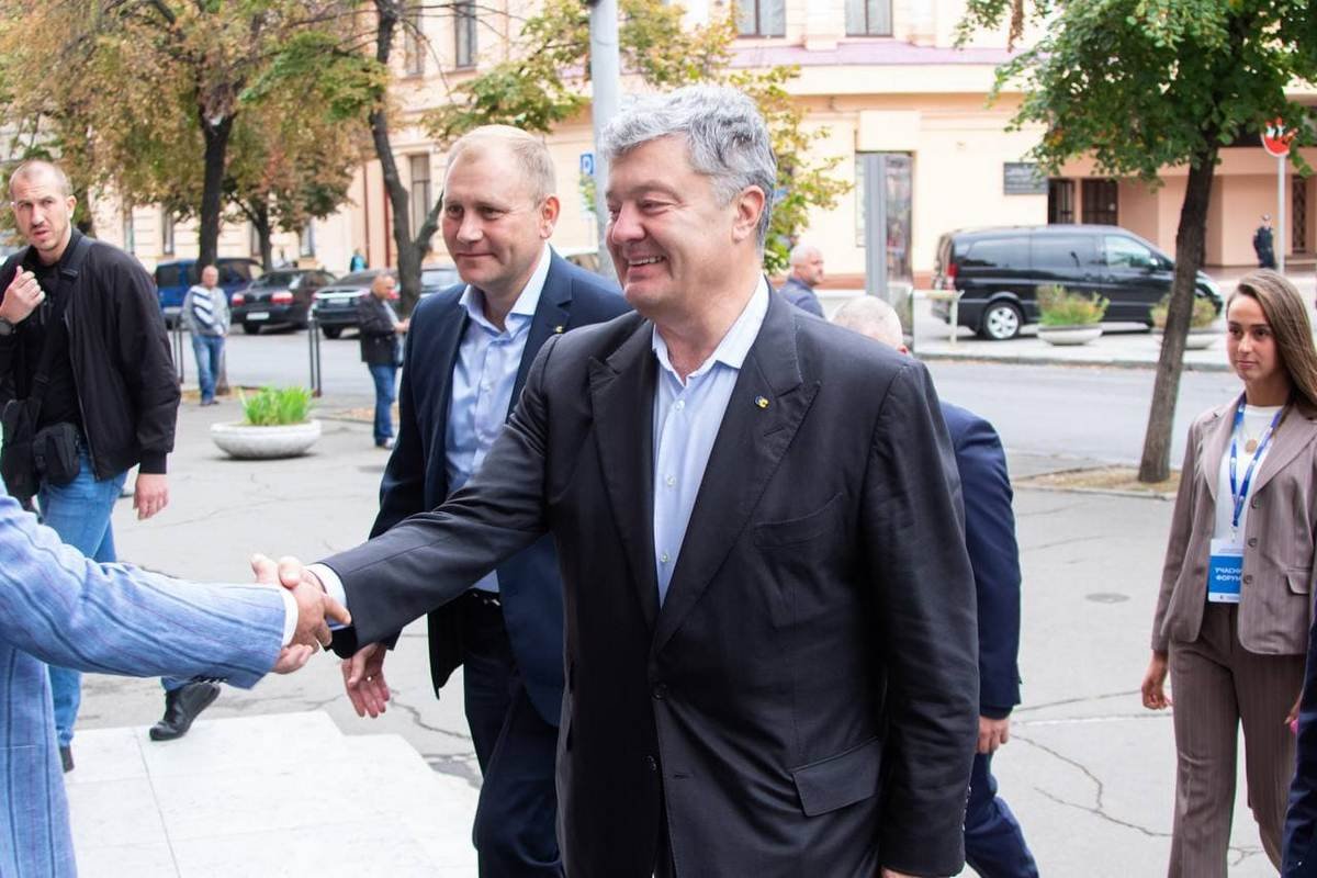 Порошенко в Днепре. V президент Украины приехал на Первый форум Европейской Солидарности Днепропетровской области 7