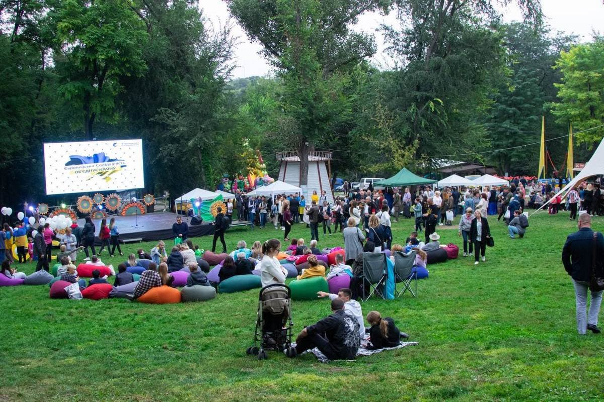 Порошенко в Днепре. V президент Украины приехал на Первый форум Европейской Солидарности Днепропетровской области 12