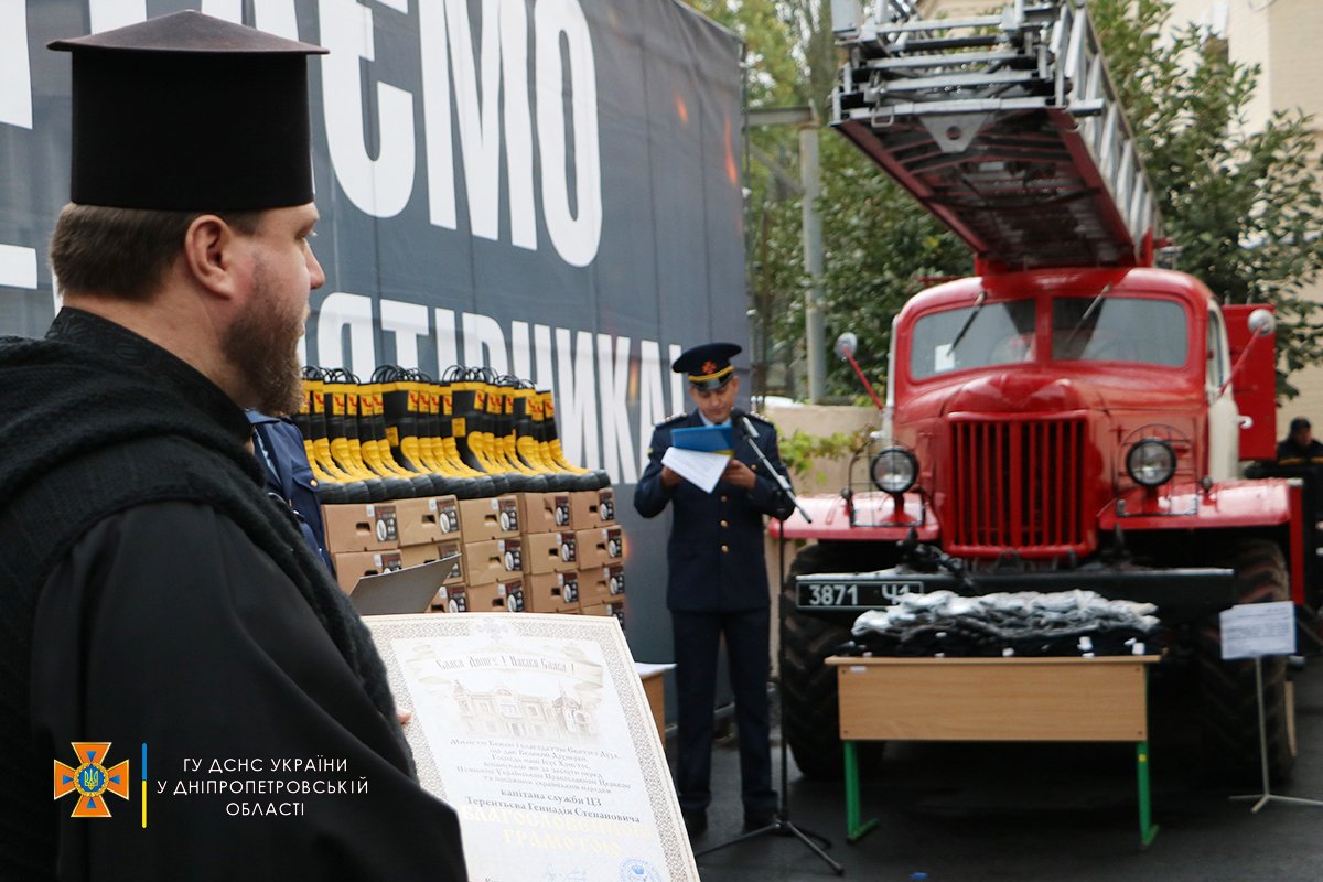 Выставка находится на территории самой старой пожарной части, которой в этом году исполняется 130 лет