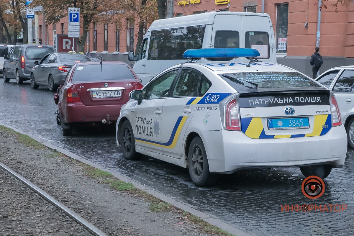 На месте работают патрульные