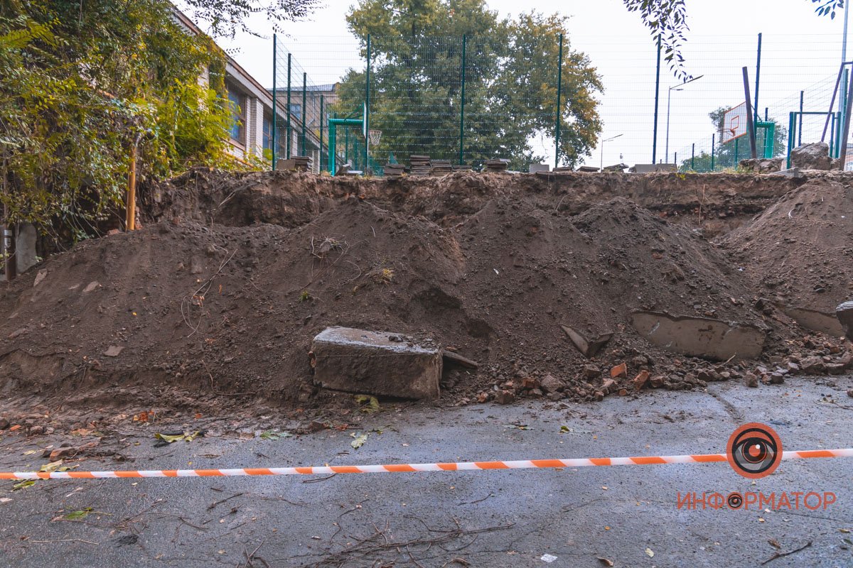 В Днепре на Шевченко возле ЛИТа начали ремонт подпорной стены, которая обвалилась летом 5