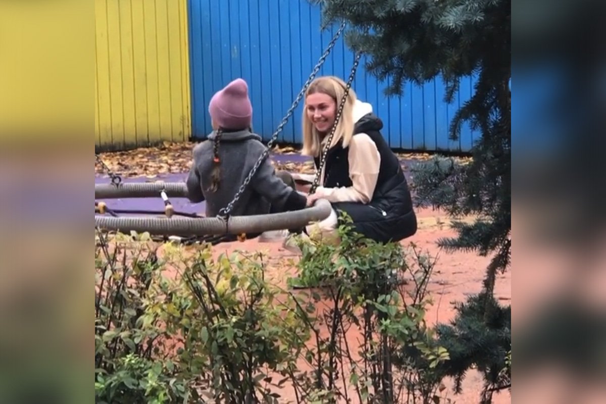 В сквере Героев в Днепре женщина предлагала чужим детям «уйти с ней»