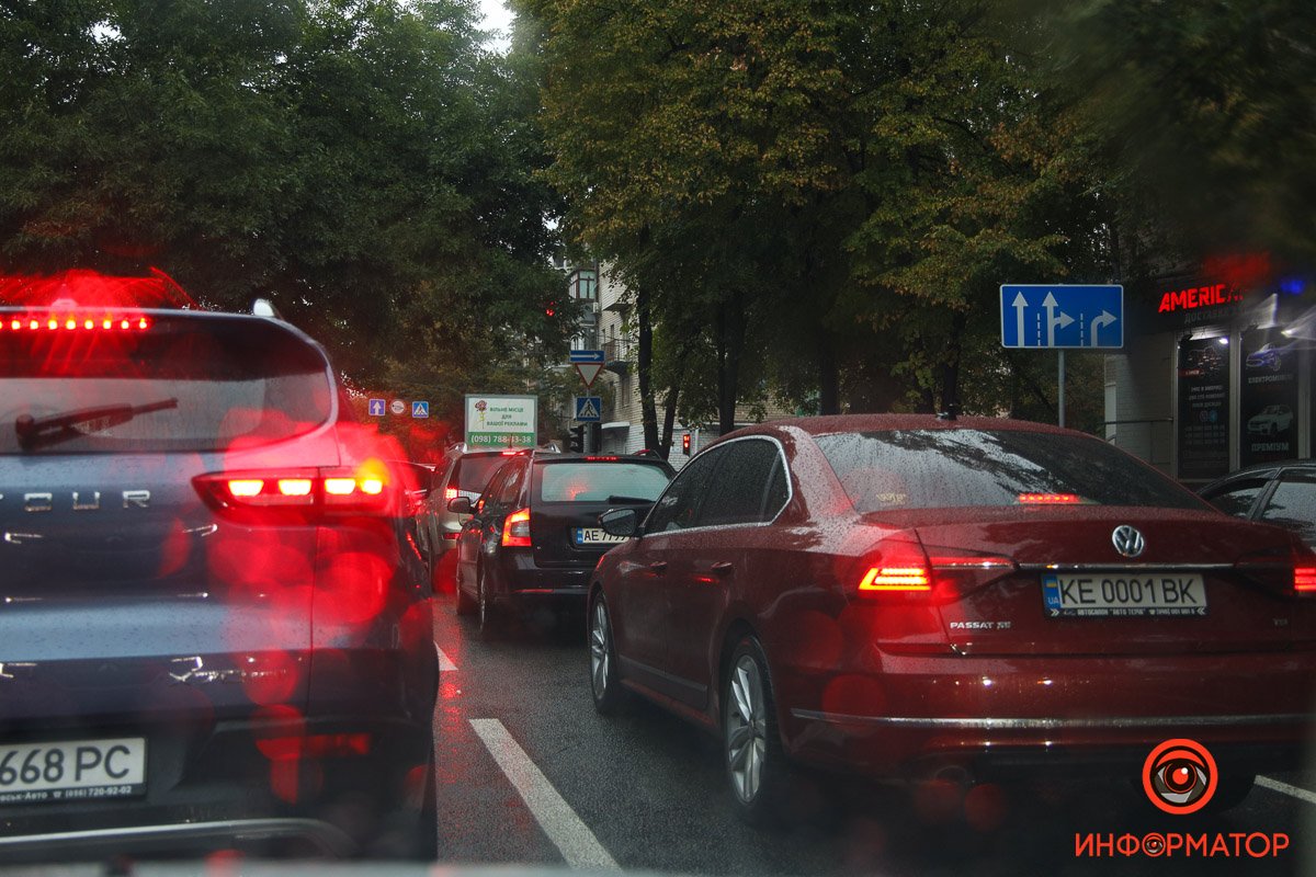 В пятницу Днепр сковали пробки: на Новый мост лучше не ехать 2