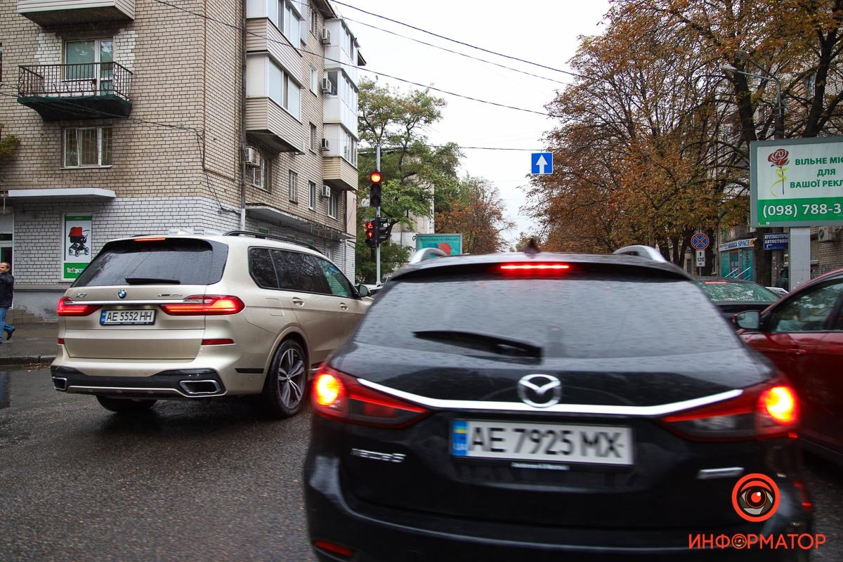 В пятницу Днепр сковали пробки: на Новый мост лучше не ехать 3