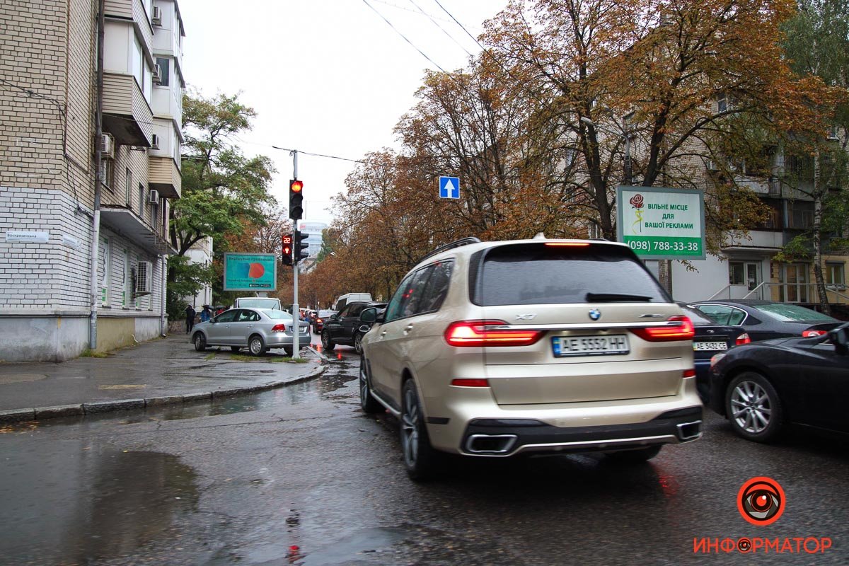 В пятницу Днепр сковали пробки: на Новый мост лучше не ехать 4
