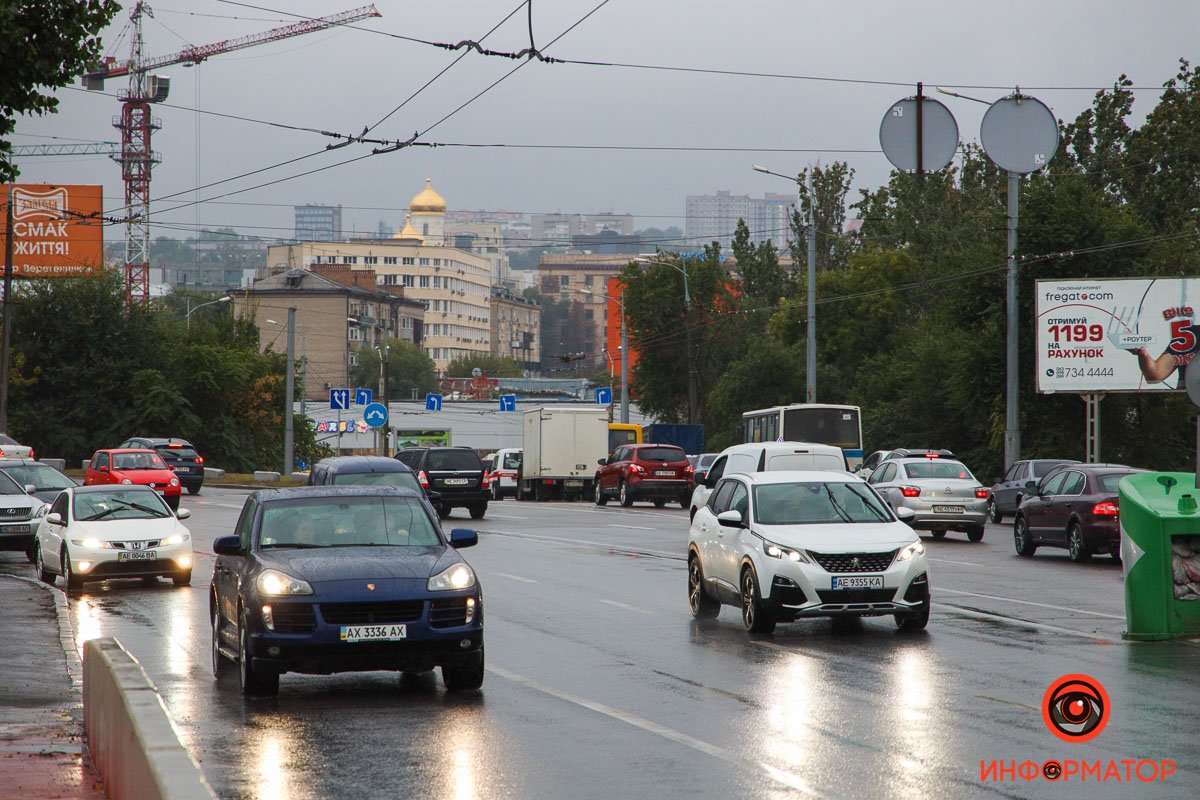 В пятницу Днепр сковали пробки: на Новый мост лучше не ехать 21