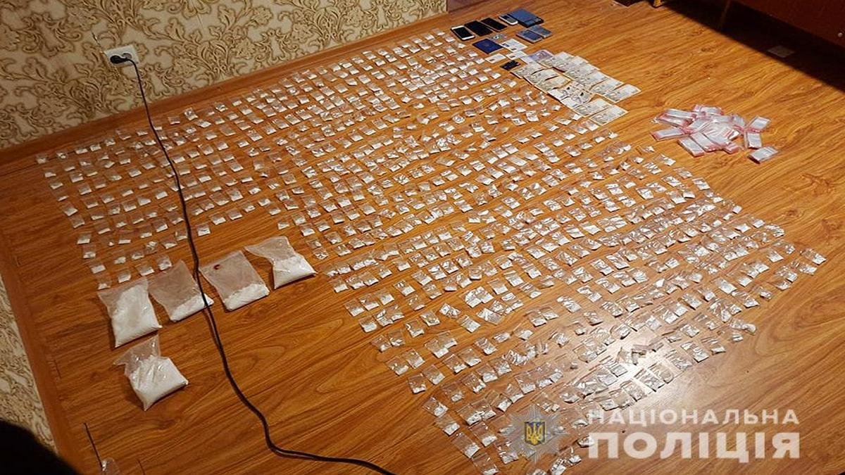 "Делали" до 4 миллионов гривен в месяц на кокаине: в Днепре полиция задержала наркоторговцев