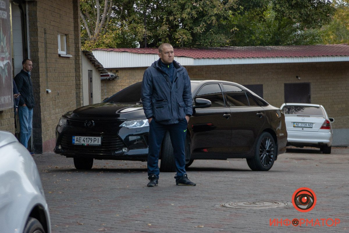 Адвокат предполагаемого владельца авто не давала правоохранителям вскрыть машину Адвокат предполагаемого владельца авто не давала правоохранителям вскрыть машину