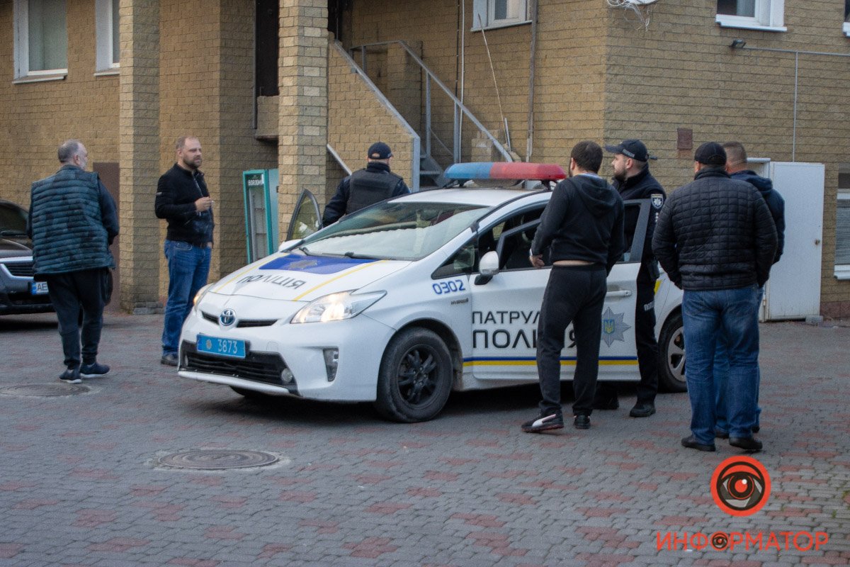 Мужчина вызвал патрульных Мужчина вызвал патрульных