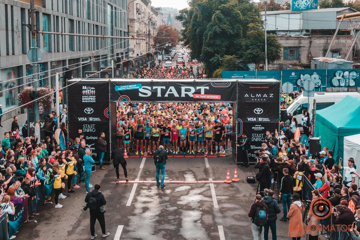 3 тысячи участников, перекрытые улицы и десятки километров трассы: как в Днепре прошел Almaz Group Dnipro Marathon 3