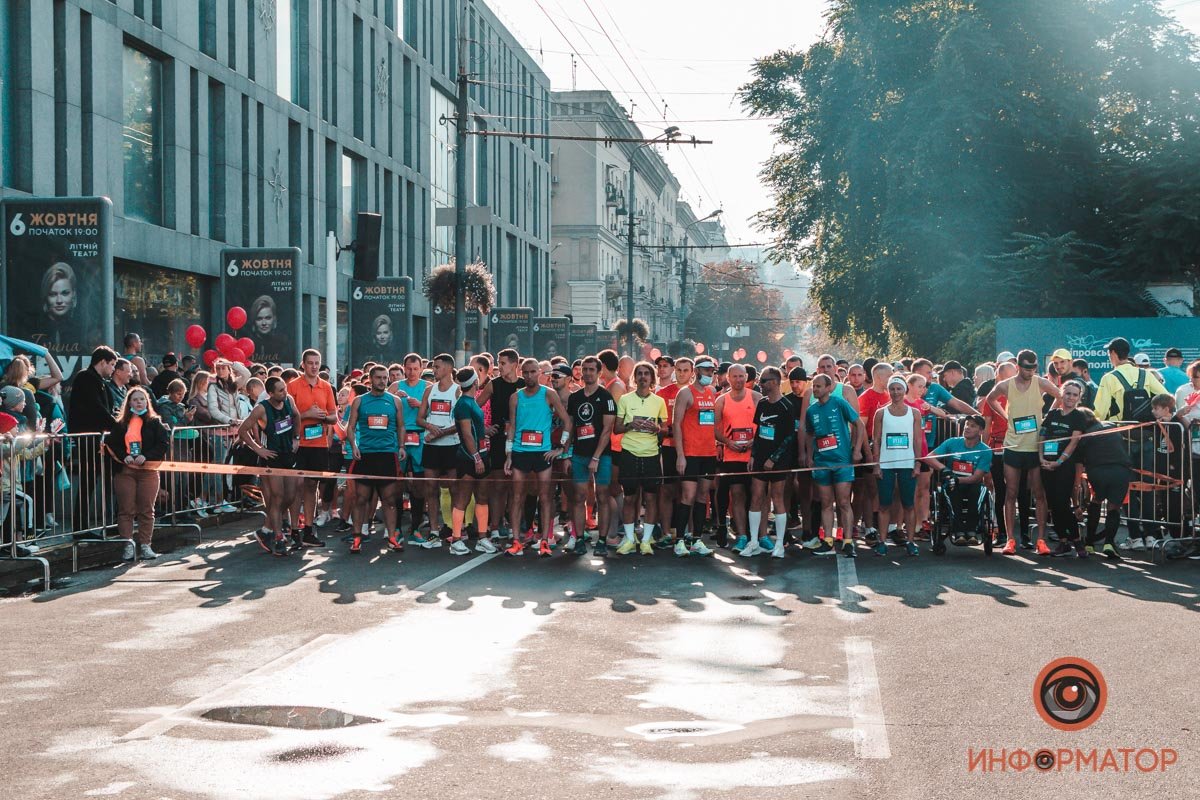 3 тысячи участников, перекрытые улицы и десятки километров трассы: как в Днепре прошел Almaz Group Dnipro Marathon 10