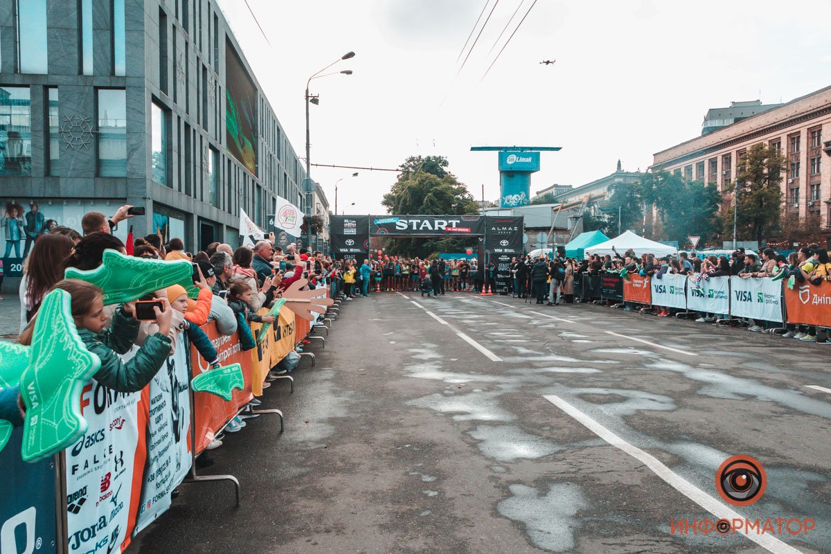 3 тысячи участников, перекрытые улицы и десятки километров трассы: как в Днепре прошел Almaz Group Dnipro Marathon 15
