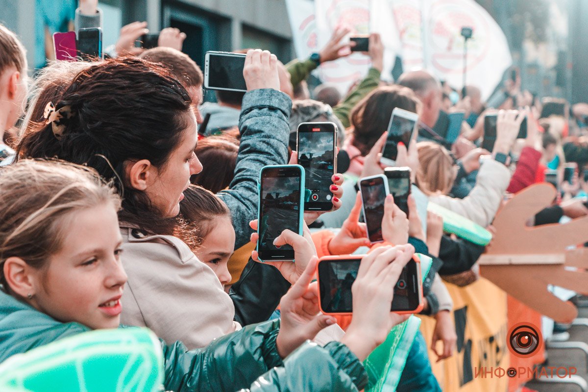 3 тысячи участников, перекрытые улицы и десятки километров трассы: как в Днепре прошел Almaz Group Dnipro Marathon 16