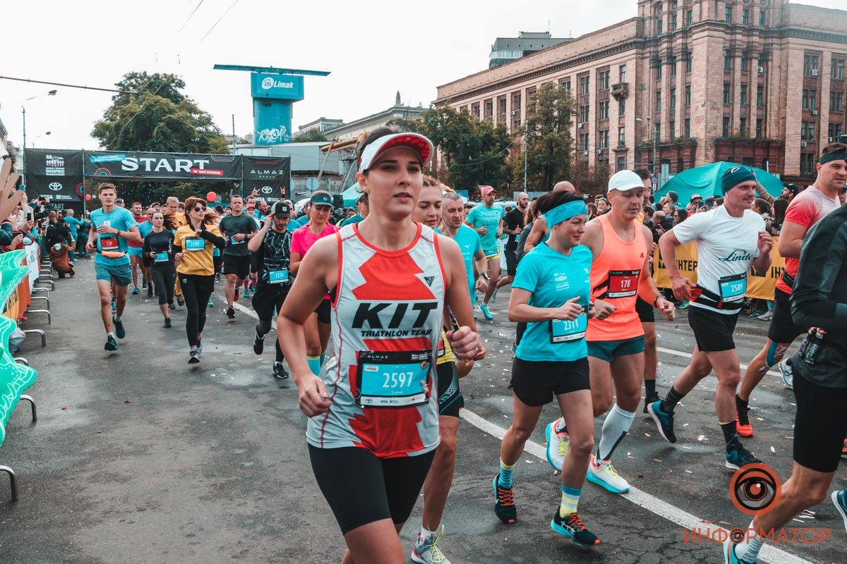 3 тысячи участников, перекрытые улицы и десятки километров трассы: как в Днепре прошел Almaz Group Dnipro Marathon 19