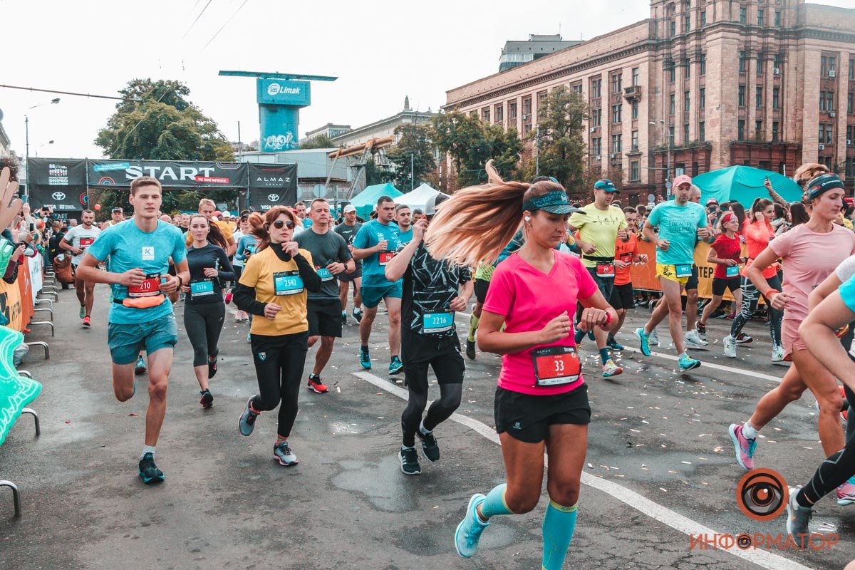 3 тысячи участников, перекрытые улицы и десятки километров трассы: как в Днепре прошел Almaz Group Dnipro Marathon 20