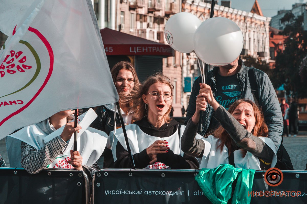 3 тысячи участников, перекрытые улицы и десятки километров трассы: как в Днепре прошел Almaz Group Dnipro Marathon 23