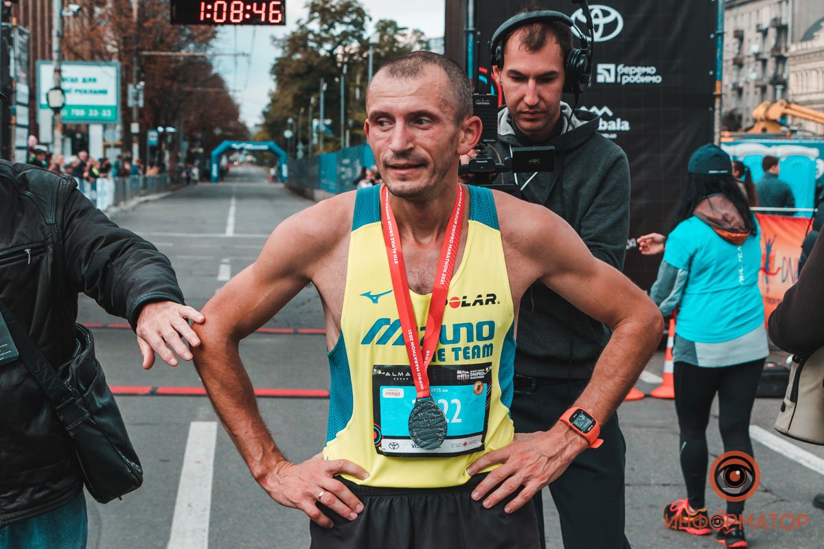 3 тысячи участников, перекрытые улицы и десятки километров трассы: как в Днепре прошел Almaz Group Dnipro Marathon 34
