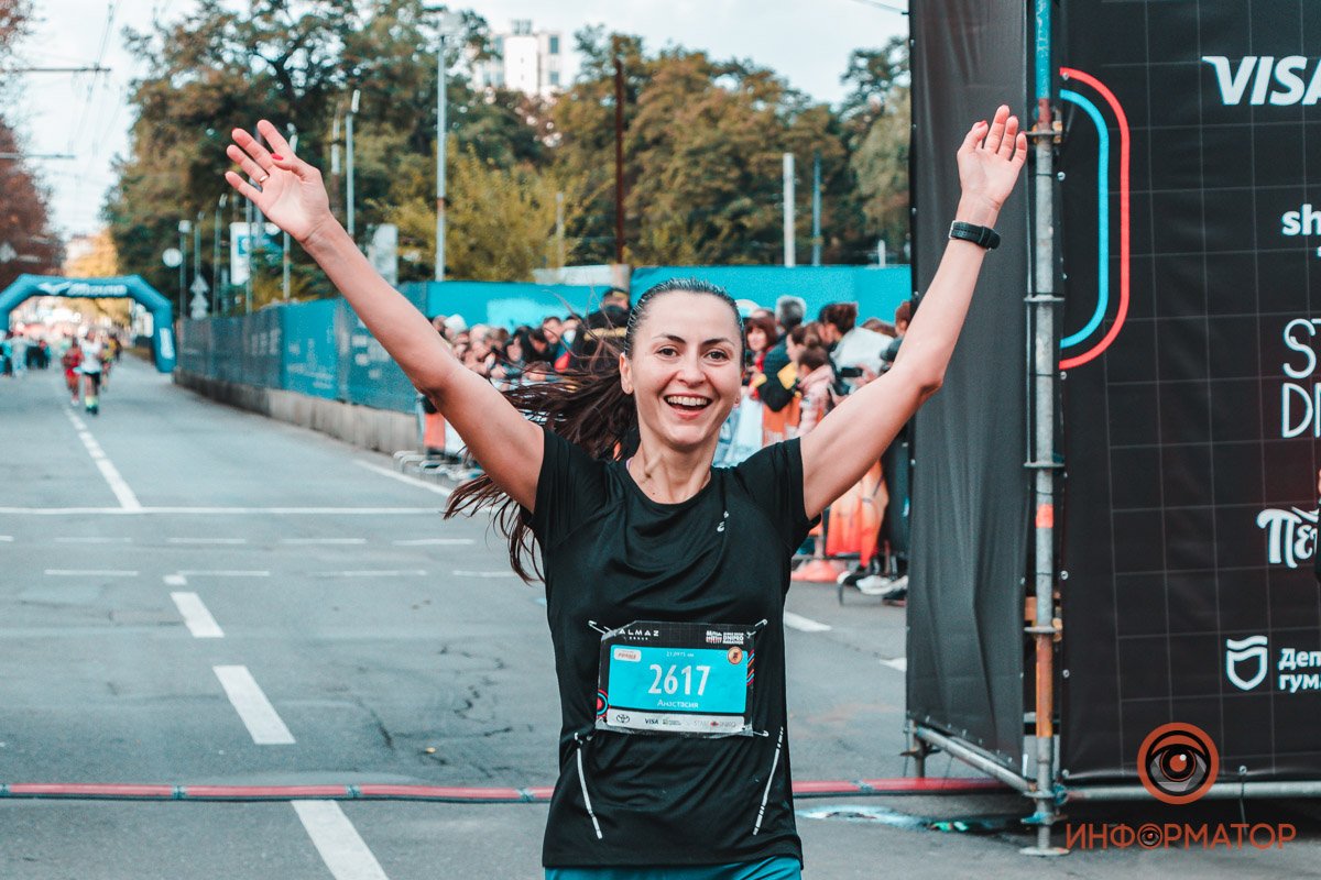 3 тысячи участников, перекрытые улицы и десятки километров трассы: как в Днепре прошел Almaz Group Dnipro Marathon 39