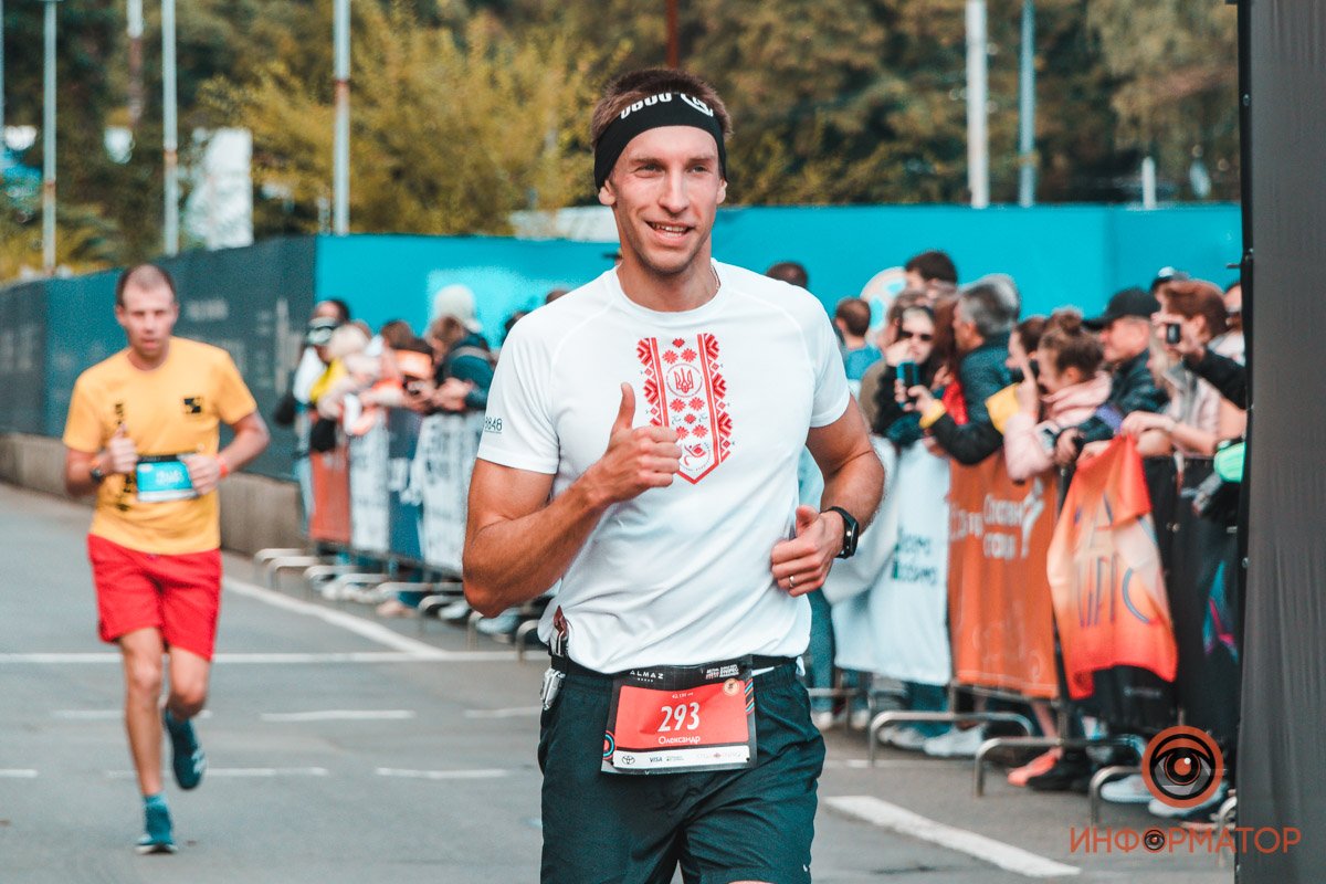 3 тысячи участников, перекрытые улицы и десятки километров трассы: как в Днепре прошел Almaz Group Dnipro Marathon 41