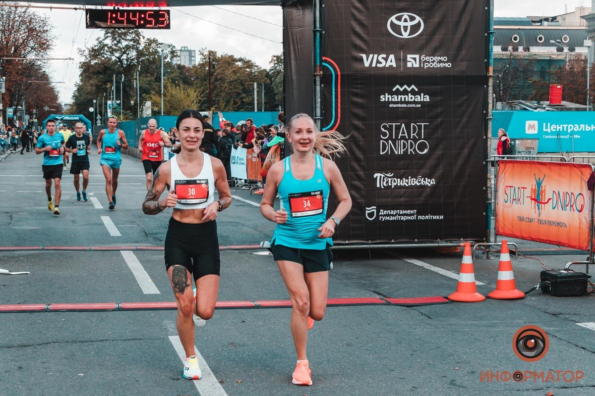 3 тысячи участников, перекрытые улицы и десятки километров трассы: как в Днепре прошел Almaz Group Dnipro Marathon 44