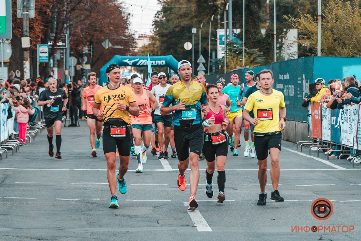3 тысячи участников, перекрытые улицы и десятки километров трассы: как в Днепре прошел Almaz Group Dnipro Marathon 46