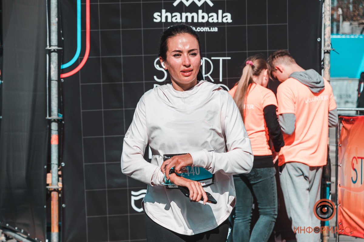 3 тысячи участников, перекрытые улицы и десятки километров трассы: как в Днепре прошел Almaz Group Dnipro Marathon 48