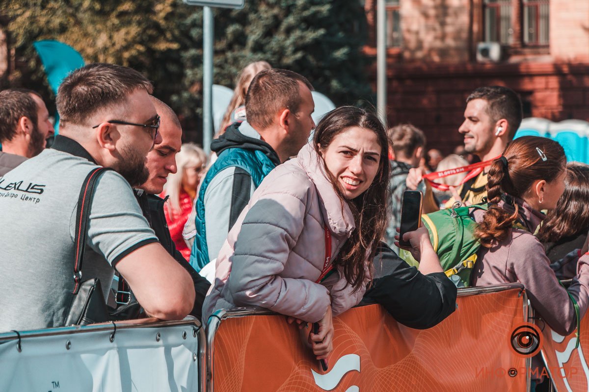 3 тысячи участников, перекрытые улицы и десятки километров трассы: как в Днепре прошел Almaz Group Dnipro Marathon 53
