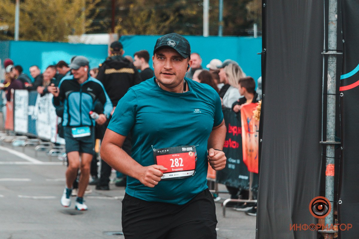 3 тысячи участников, перекрытые улицы и десятки километров трассы: как в Днепре прошел Almaz Group Dnipro Marathon 55