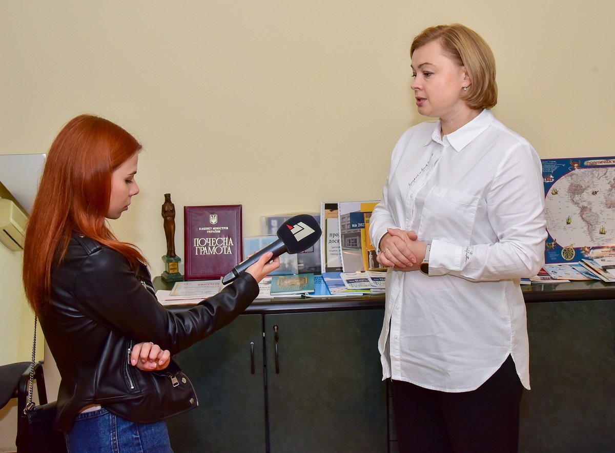 В лицее Днепра Анна Личман поучаствовала в уроке, посвященному 80-й годовщине трагедии Бабьего Яра 1